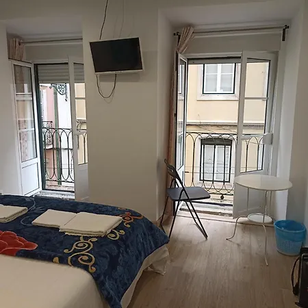 Martim Moniz 28 Guest House-3
